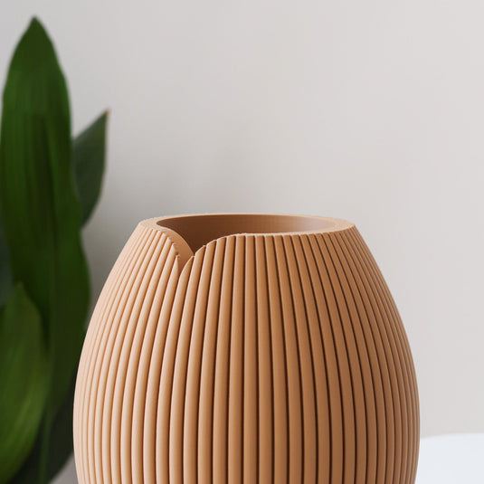 MAIE Design Vase